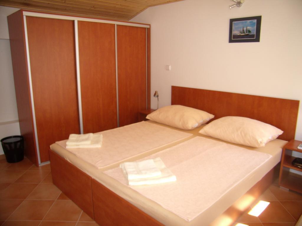 Apartments Sunce Brna Bilik gambar