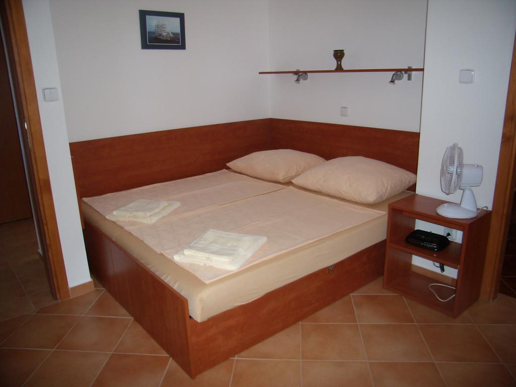 Apartments Sunce Brna Bilik gambar