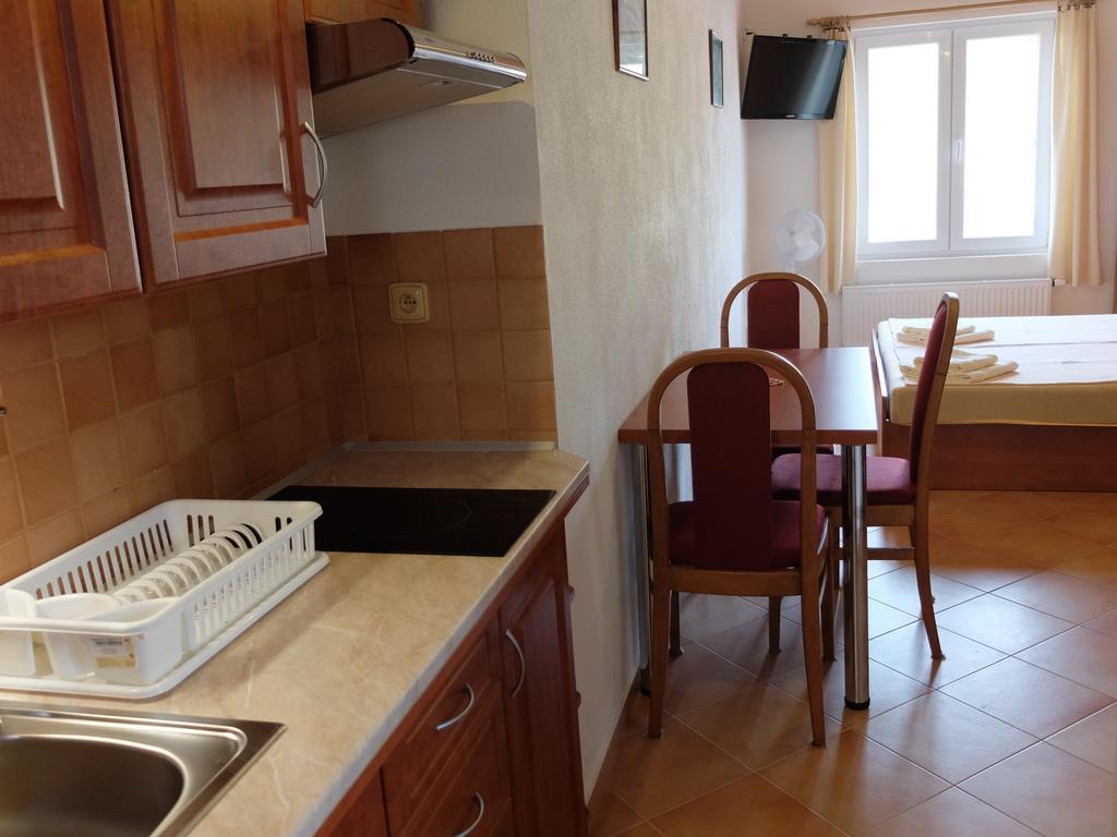Apartments Sunce Brna Bilik gambar